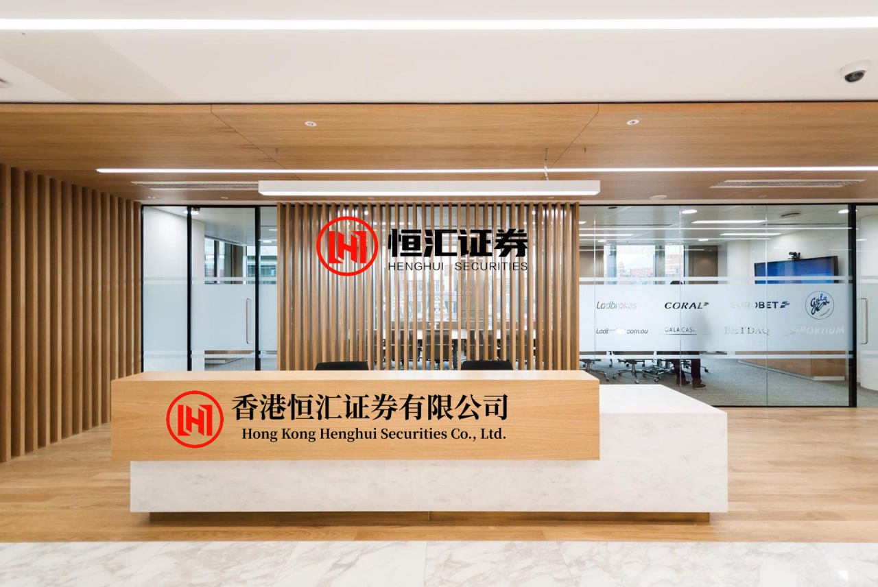 配资交易宝 猫咪咬你一口又舔你，爱你入骨？真相却出乎意料